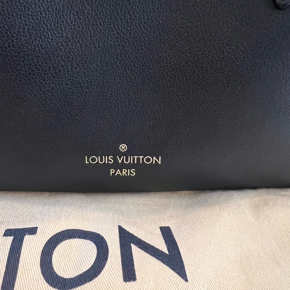 LOUIS VUITTON On My Side MM - Black - Picture 3 of 14